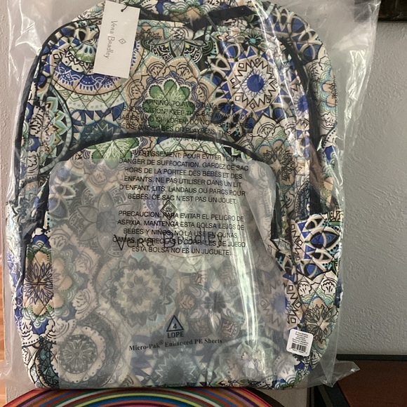 Vera Bradley Large Essential Backpack Laptop NWT Sketched Medallion - Picture 6 of 6